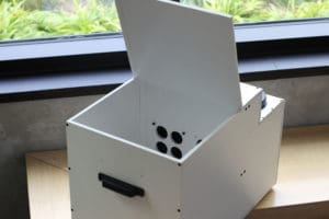 Portable temperature regulating device (top open)