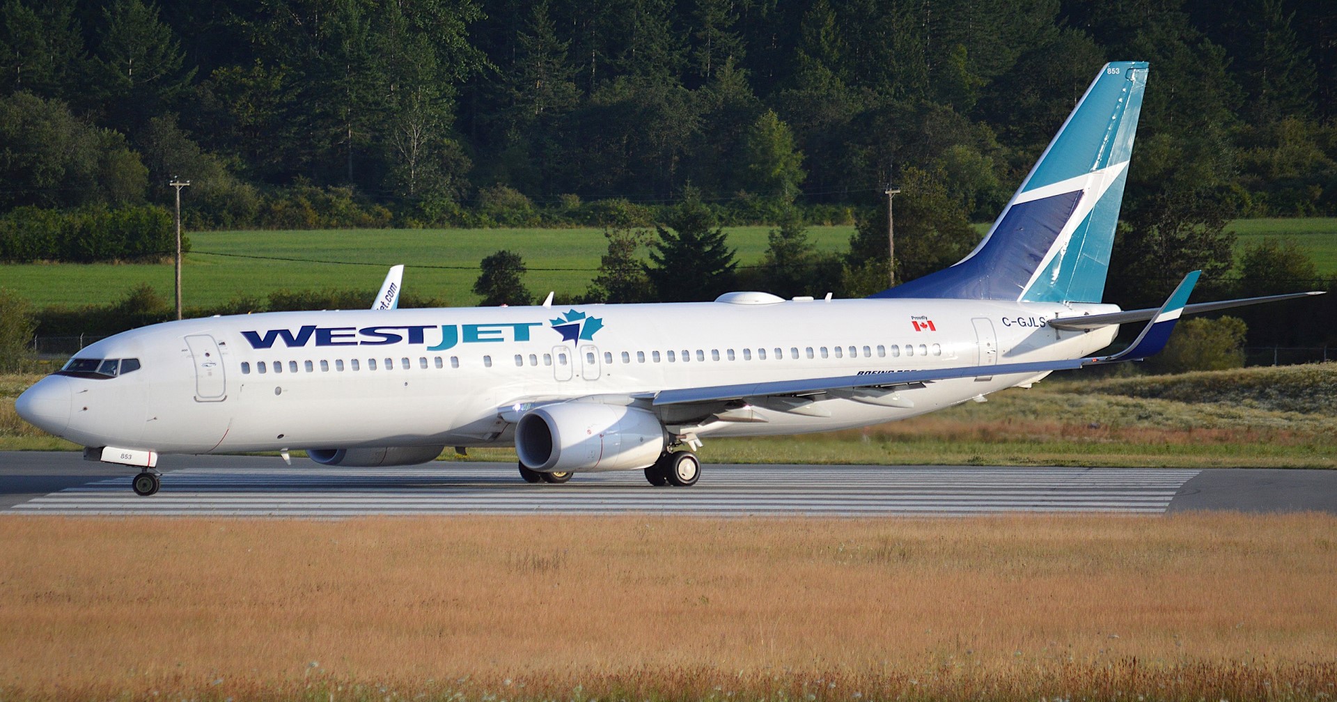 Expert available to discuss potential WestJet pilot strike and its impact