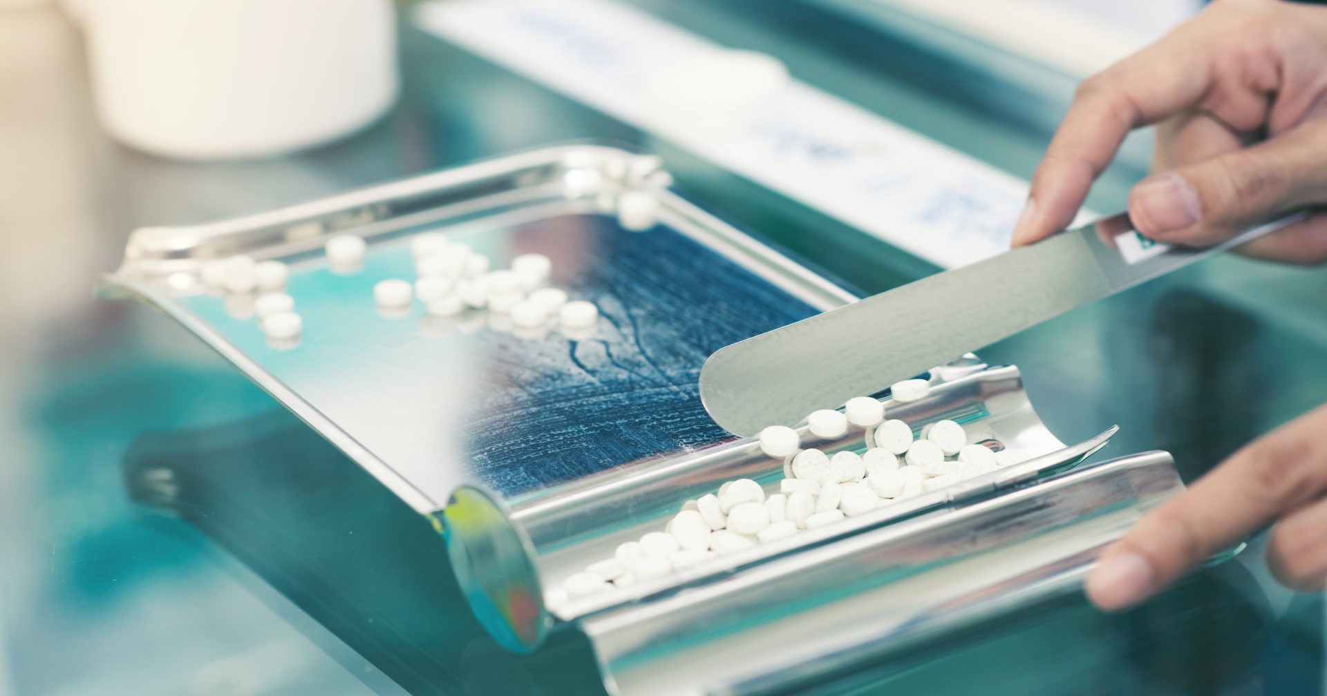 Experts available to comment on national pharmacare bill