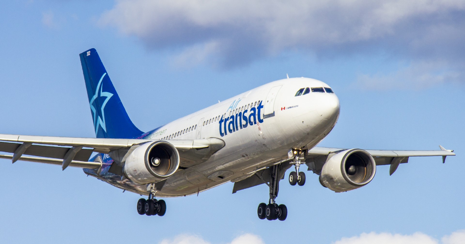 Expert available to discuss potential Air Transat pilot strike and its impact