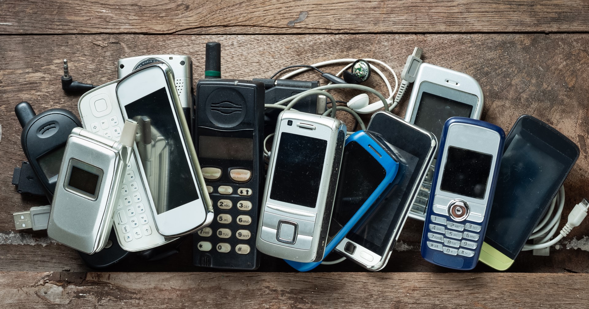 Expert insight: Why some youth are turning to “dumb phones”