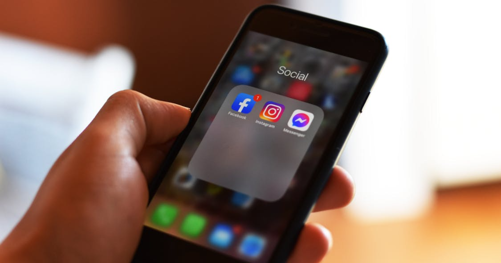 Experts available on social media and youth